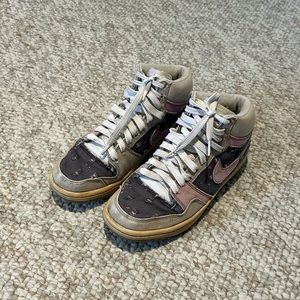 Nike women’s court force